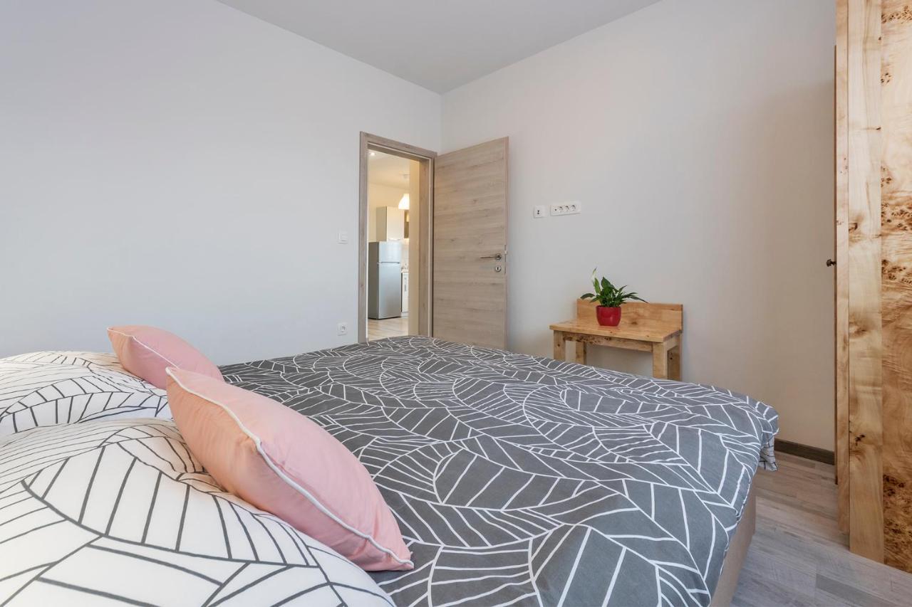 2 Bedroom Apartment Peroj Фажана Екстер'єр фото